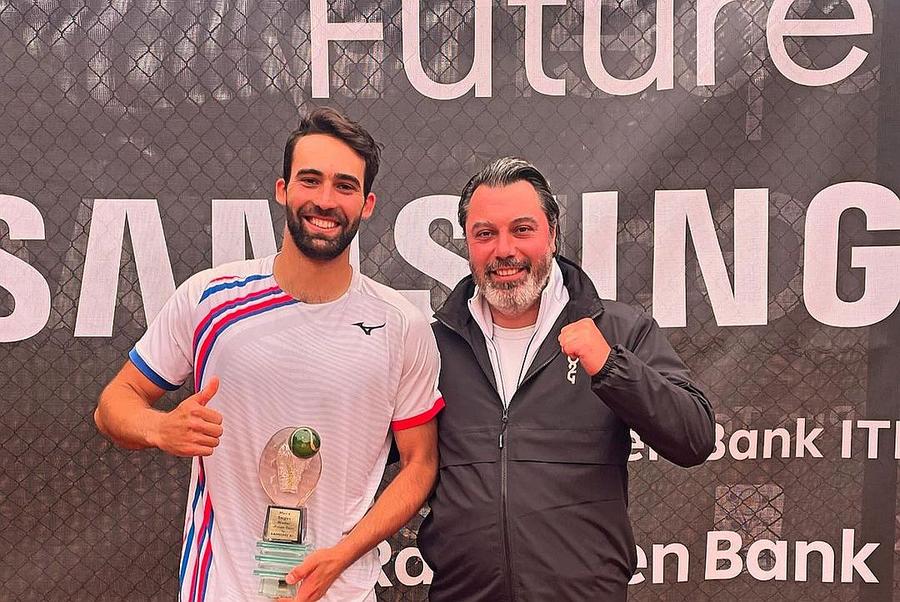 Cosmin, fiul lui Călin Georgescu (în dreapta). Foto: Instagram Cum arată clubul de tenis deținut de fiul lui Călin Georgescu » Baza din București, sponsorizată de mai multe companii de stat