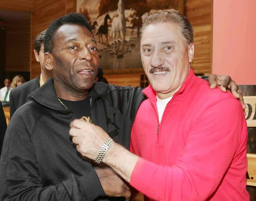Pele și Mazurakis la Xanthi, imagine de colecție din 2005 Fostul atacant rapidist și antrenor la Olympiakos avertizează FCSB: „Grecii au un curaj ofensiv nebun. El e un veritabil killer!” » Fază de comă cu Rică Răducanu: „Am înlemnit!”