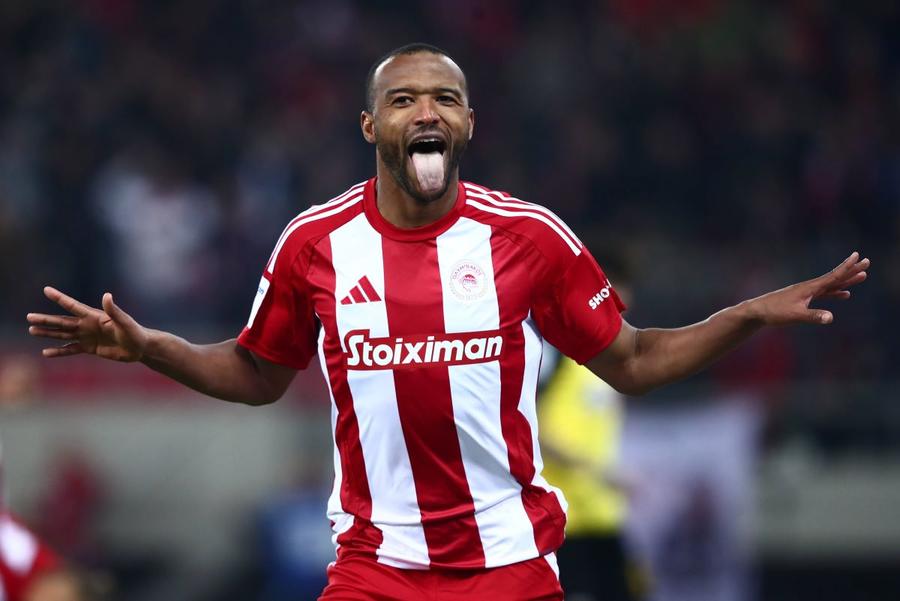 Ayub El Kaabi e marele pericol din atacul lui Oly / Foto: Imago Fostul atacant rapidist și antrenor la Olympiakos avertizează FCSB: „Grecii au un curaj ofensiv nebun. El e un veritabil killer!” » Fază de comă cu Rică Răducanu: „Am înlemnit!”