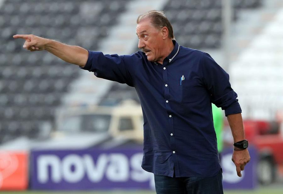 Ianis Mazurakis a condus vreme de opt luni pe Olympiakos, în 2000 Fostul atacant rapidist și antrenor la Olympiakos avertizează FCSB: „Grecii au un curaj ofensiv nebun. El e un veritabil killer!” » Fază de comă cu Rică Răducanu: „Am înlemnit!”