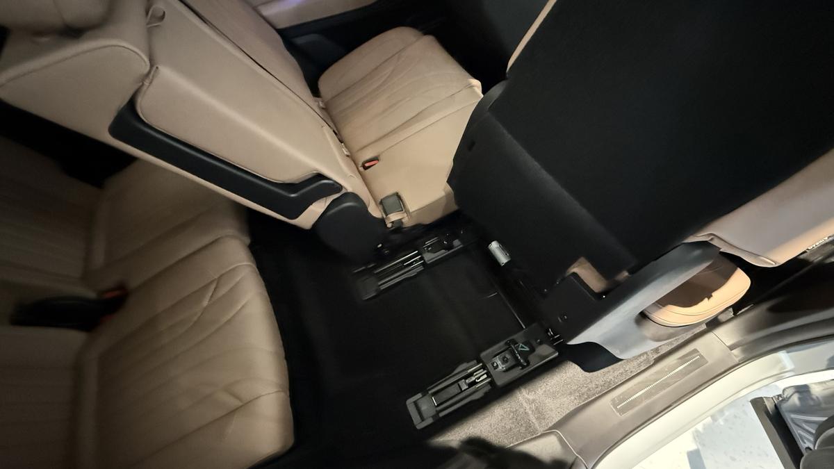 Mașina care vrea să schimbe regulile jocului în România: SUV hibrid premium sub prețul unui BMW X3 second-hand