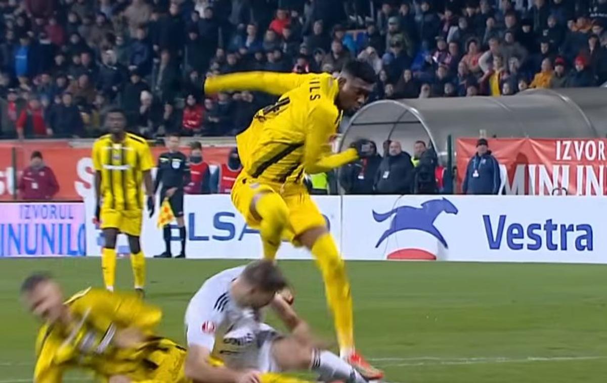 Intrare Kennedy Boateng - Kovtalyuk în Botoșani - Dinamo