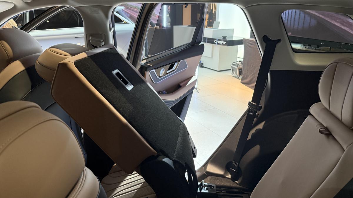 Mașina care vrea să schimbe regulile jocului în România: SUV hibrid premium sub prețul unui BMW X3 second-hand