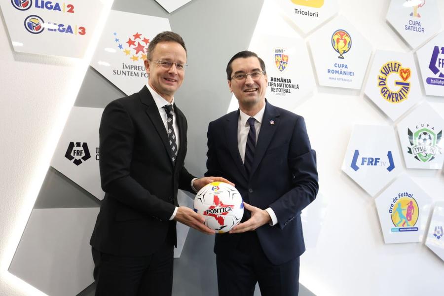 Răzvan Burleanu și Peter Szijjarto / Sursă foto: frf.ro Mesaj de unitate româno-maghiar, după ce Răzvan Burleanu și Oana Țoiu s-au întâlnit cu un politician important de la Budapesta: „Ne străduim”
