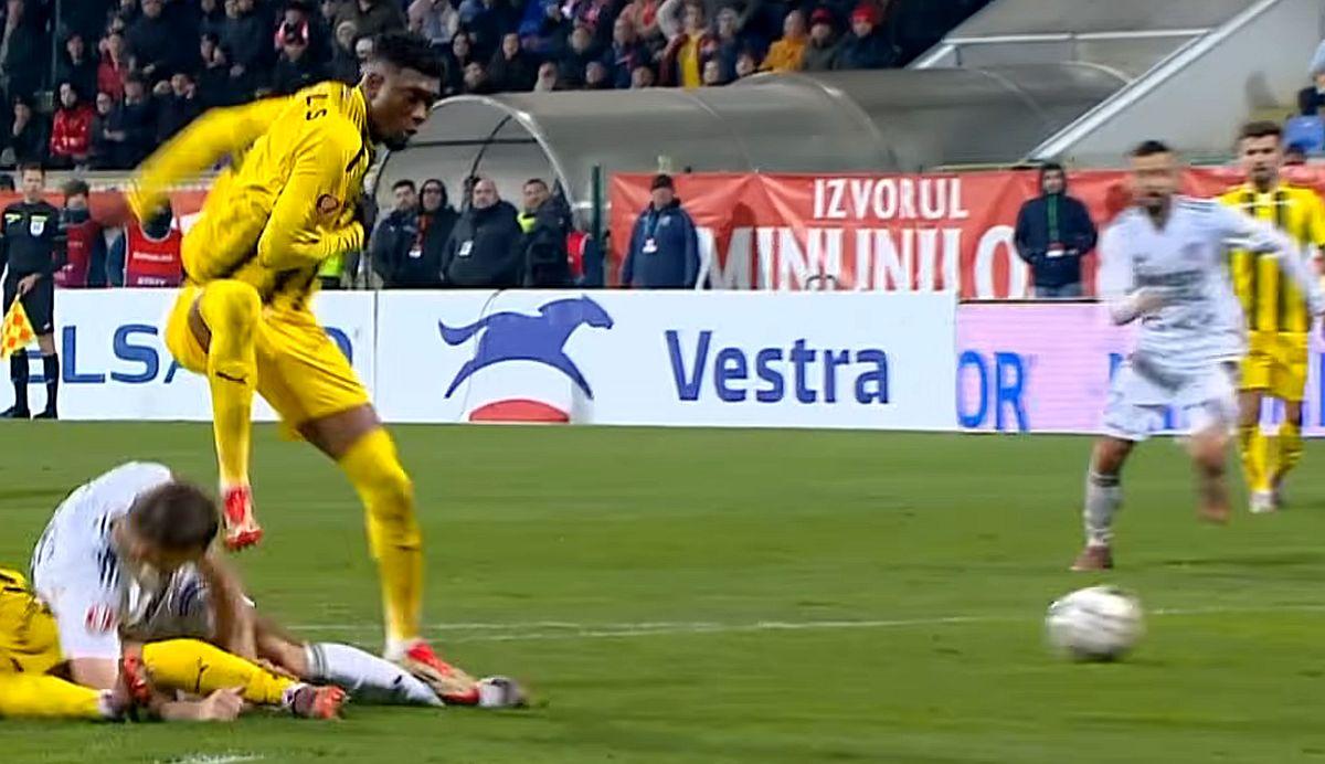Intrare Kennedy Boateng - Kovtalyuk în Botoșani - Dinamo