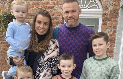 „Moșulețul” Wayne Rooney » A postat o poză de familie și toată lumea s-a mirat de cum arată: „Îmbătrănești și tu, frate!”