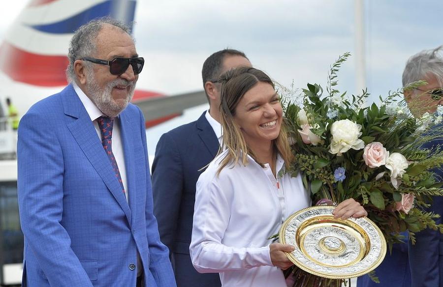 Simona Halep, alături de Ion Țiriac după triumful de la Wimbledon 2019. foto: GSP EXCLUSIV Ion Țiriac prevede o „catastrofă” după Simona Halep: „E păcat că dispărem! Va fi ca la gimnastică”