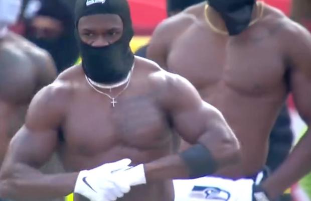 „Ce încearcă să demonstreze?” » La MINUS 10 grade, fotbaliștii americani i-au șocat pe privitori