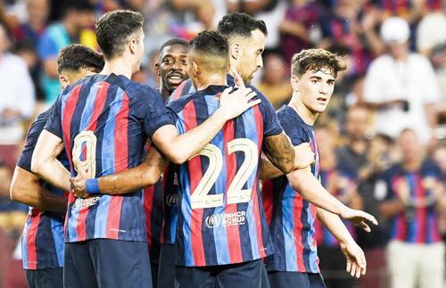 Sergi Roberto și Sergio Busquests, de la Barcelona, pot semna cu orice altă echipă din ianuarie // foto: Imago