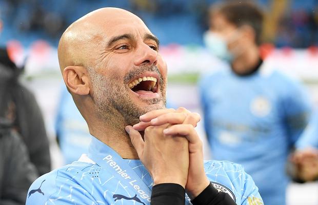 Pep Guardiola a râs când a fost întrebat dacă Manchester United poate fi o contracandidată la titlu