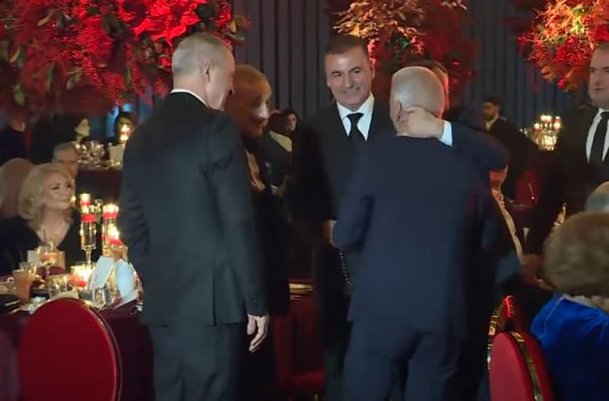 Direct de pe podium! Cât a costat rochia purtată de Elena la cununia cu Ianis Hagi