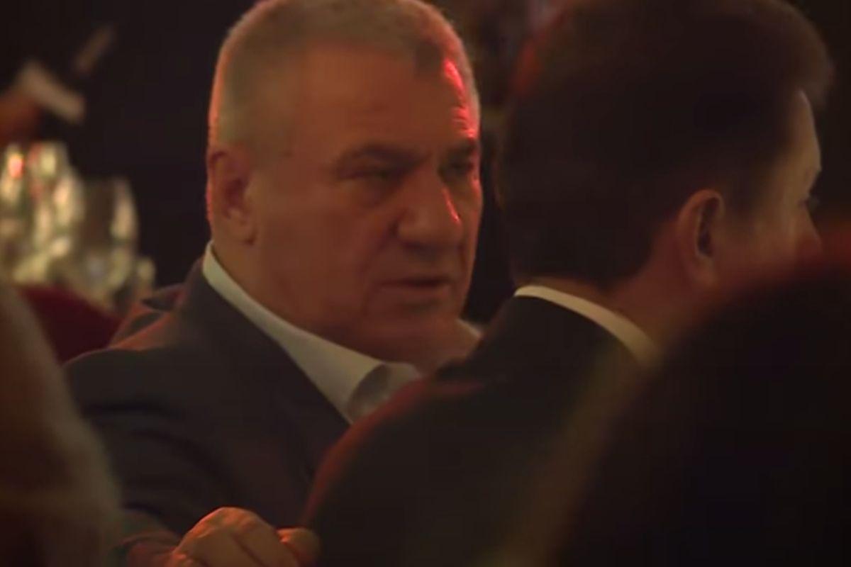 Cununie 25 decembrie - Ianis Hagi