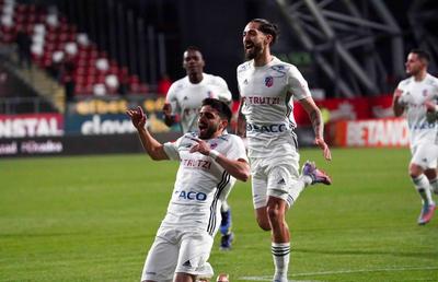 Bătaie mare pe fotbalistul român! Patru echipe din Superliga vor să-l transfere: „O afacere excelentă”