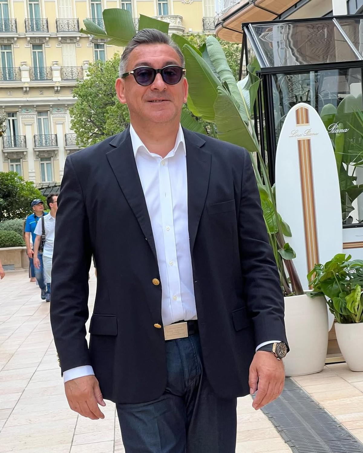„Pe ăsta îmi place să îl port la «seaside»” » Ilie Dumitrescu și-a etalat ceasurile de lux: „Eu când mă uit la o persoană, mă pun la masă și văd…”