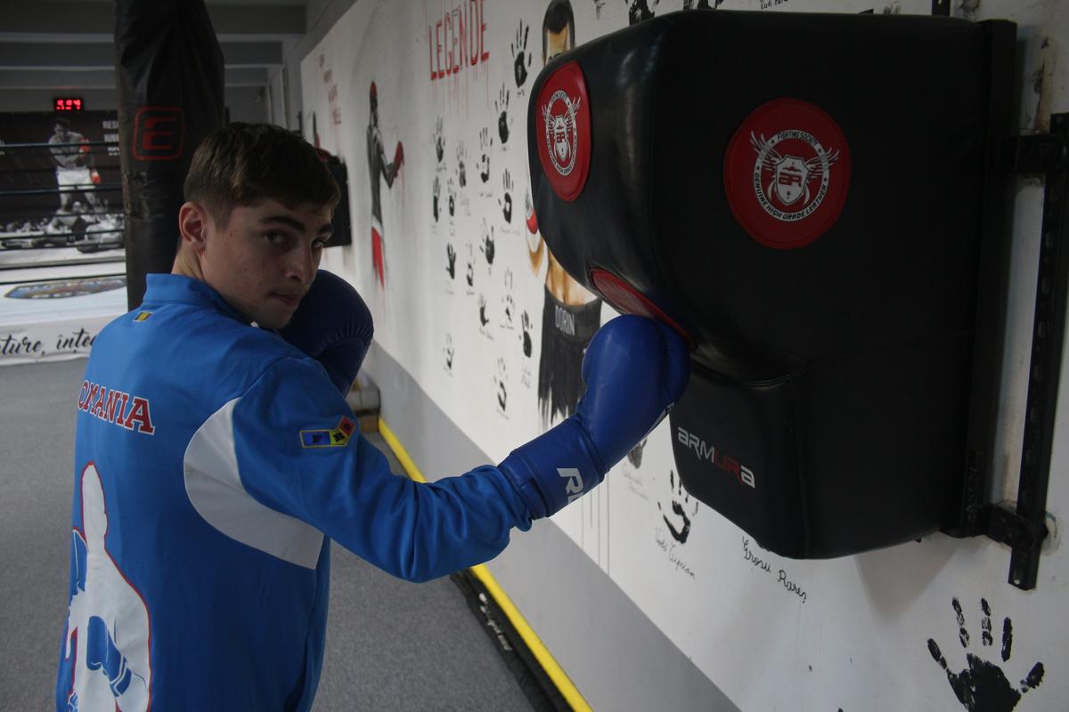Puștiul cu pumni de aur din boxul românesc: „N-am zis niciodată «Nu mai pot» sau «Nu mai vreau». Când intru în ring, sunt în transă”
