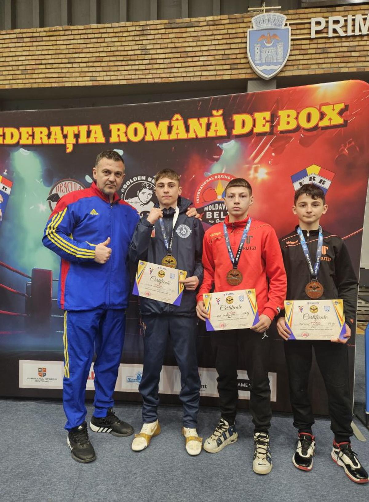 Puștiul cu pumni de aur din boxul românesc: „N-am zis niciodată «Nu mai pot» sau «Nu mai vreau». Când intru în ring, sunt în transă”