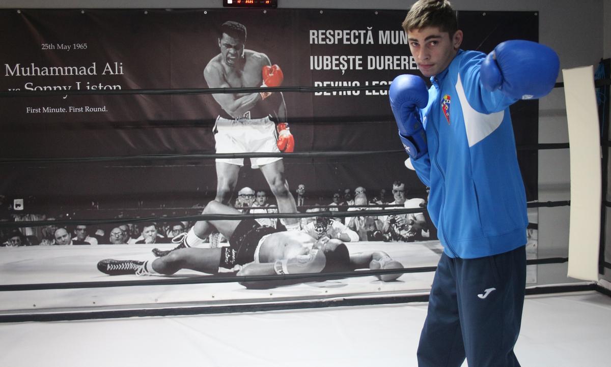 Puștiul cu pumni de aur din boxul românesc: „N-am zis niciodată «Nu mai pot» sau «Nu mai vreau». Când intru în ring, sunt în transă”