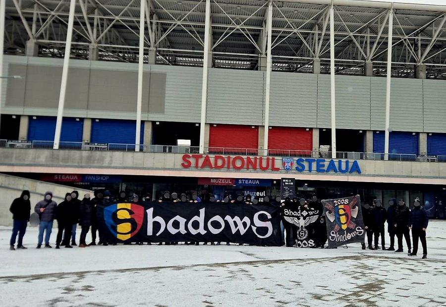 Răspunsul facțiunii steliste „ShadowS” // FOTO: Facebook @Suntem Celebri „Ați fost celebri” » Cutremur de Crăciun pe scena ultras din România! „Câinii” și-au etalat „prada” pe câmp, steliștii au reacționat