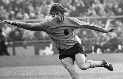 S-a stins „Omul Şarpe”! Rob Rensenbrink, al treilea mare fotbalist al Olandei lui Cruyff, a decedat la 72 de ani
