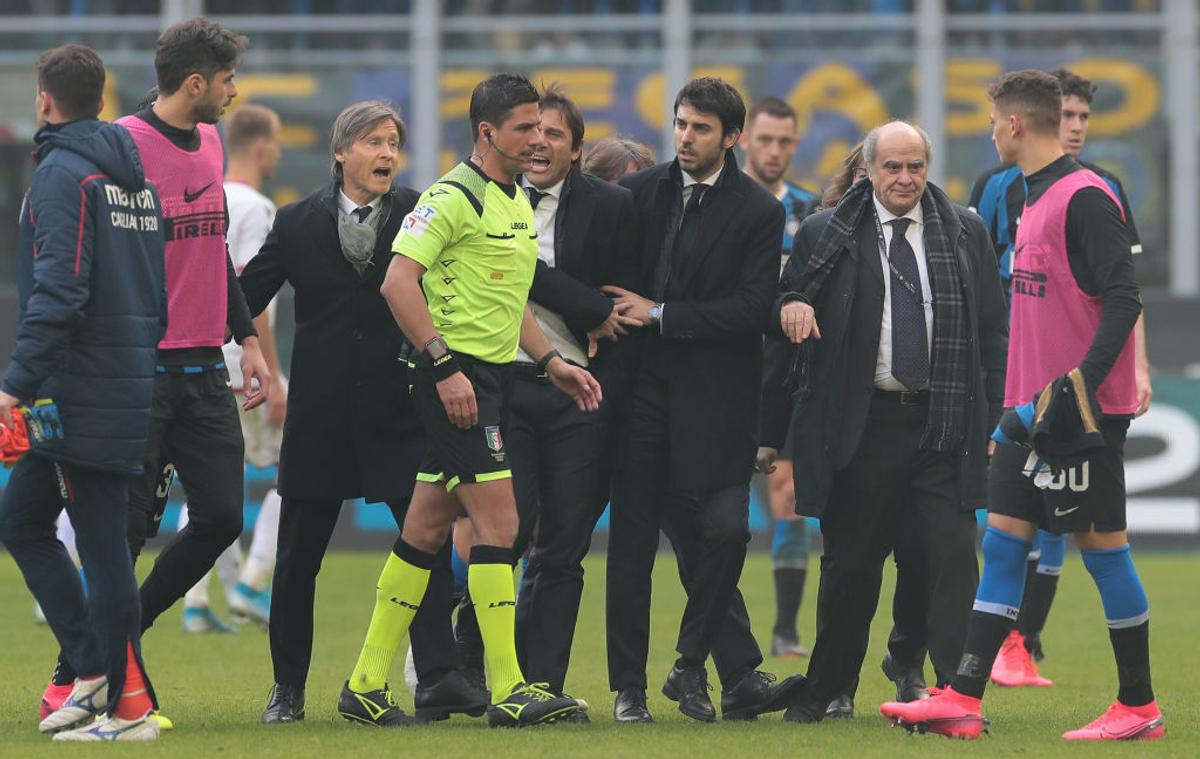 INTER - CAGLIARI 1-1 // FOTO Scandal în Serie A! Lautaro Martinez și Antonio Conte au sărit la gâtul arbitrului