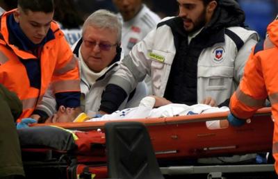 LYON - TOULOUSE // FOTO Panică la meciul în care Ciprian Tătărușanu a fost titular: jucătorul s-a prăbușit inert pe teren fără să fie atins