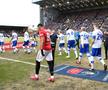 FOTO „Diavoli” în tranșee » Manchester United a jucat în Cupa Angliei pe un teren desprins din România anilor '90!