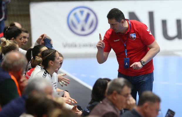 Florentin Pera, după succesul categoric din Liga Campionilor al lui SCM Rm. Vâlcea: „Când apărarea va juca așa cum eu îmi doresc, vom fi greu de învins!”