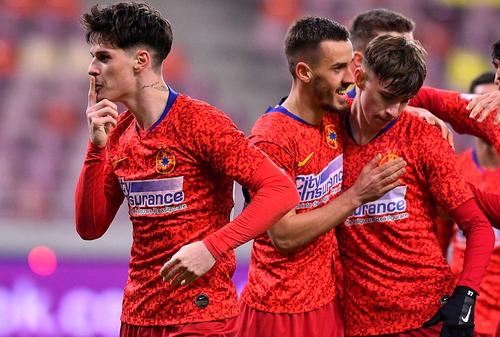Man și Tănase au marcat 27 din cele 44 de goluri ale liderului FCSB // FOTO: Facebook FCSB