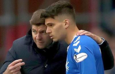 Gerrard l-a lăudat iar pe Ianis: „Mereu învață și e la sală ori la analiza jocului. Îl forțăm și mai poate crește”