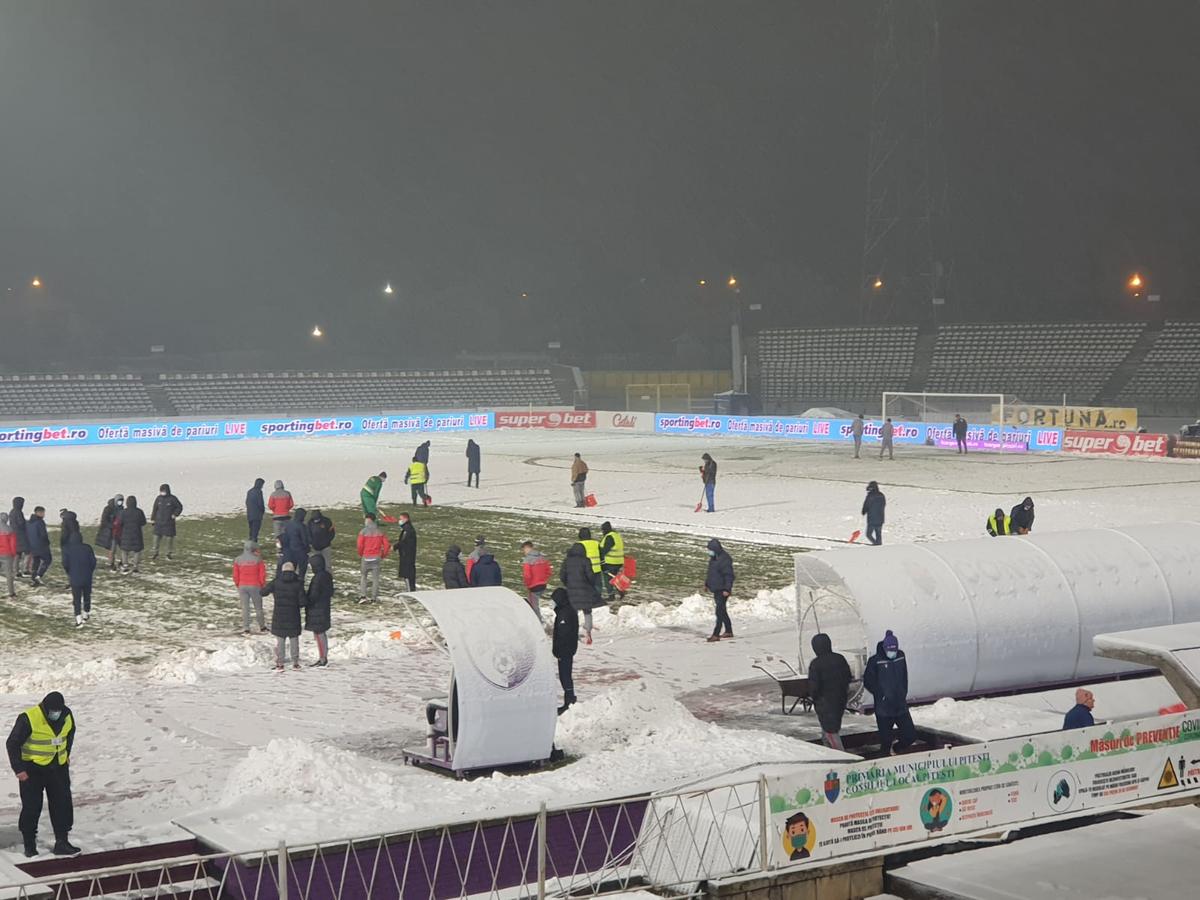 FC ARGEȘ - FCSB 0-0. Roș-albaștrii dau vina pe teren pentru pasul greșit de la Pitești: „Singurul campionat din Europa cu asemenea terenuri”
