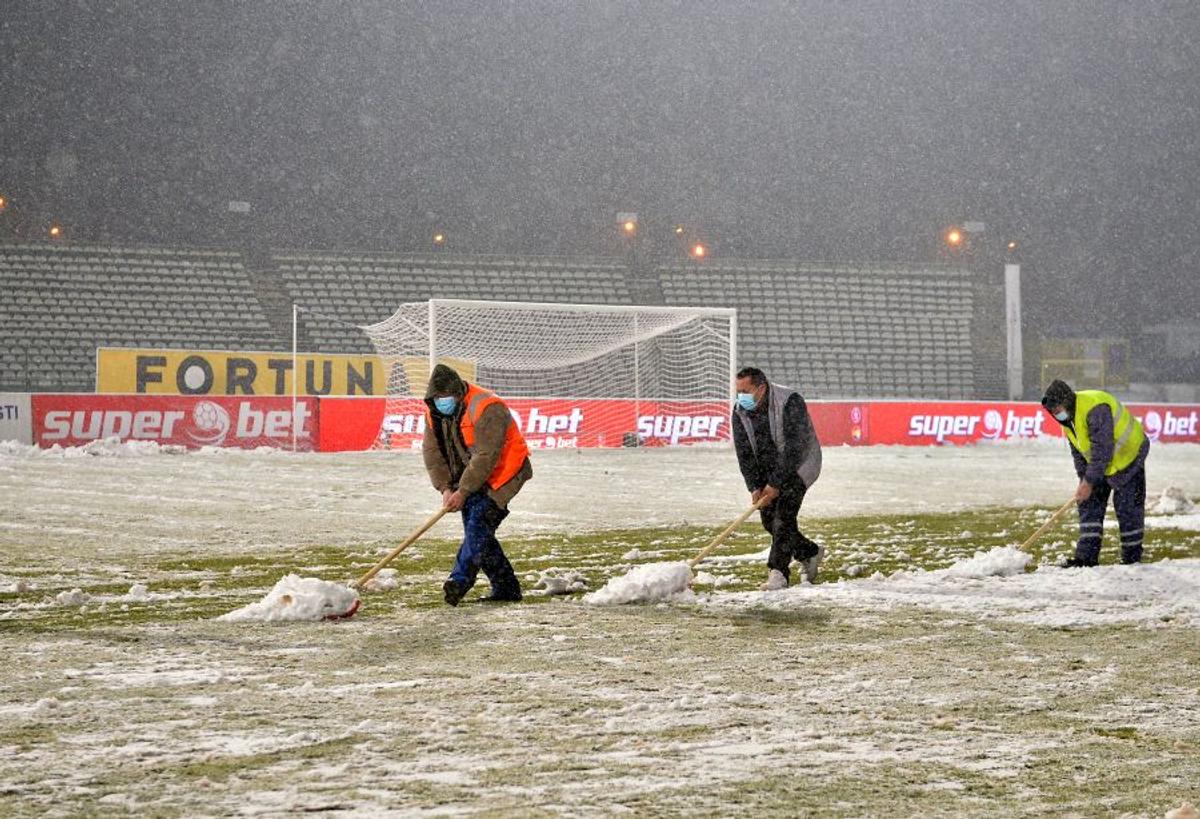 FC ARGEȘ - FCSB 0-0. Roș-albaștrii dau vina pe teren pentru pasul greșit de la Pitești: „Singurul campionat din Europa cu asemenea terenuri”