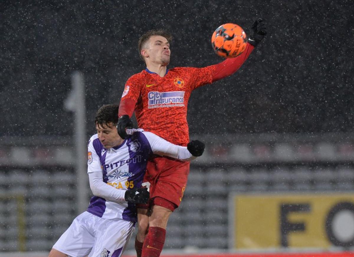 FC ARGEȘ - FCSB 0-0. Roș-albaștrii dau vina pe teren pentru pasul greșit de la Pitești: „Singurul campionat din Europa cu asemenea terenuri”