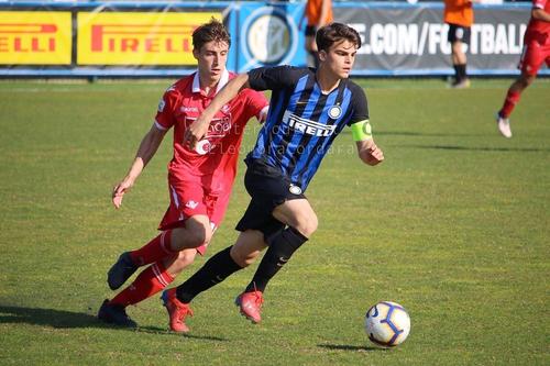 Vlad Mitrea, în dreapta, la Inter U17 // foto: Instagram @ vlad.mitrea