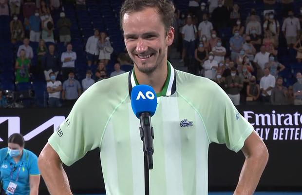 Moment jenant! Daniil Medvedev: „M-am gândit: «Ce ar face Novak Djokovic?»” Reacția tribunelor a fost instantanee
