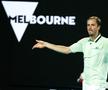 Daniil Medvedev e în semifinalele Australian Open, după 0-2 la seturi și peste 4 ore de luptă » Derapaj în setul 4: „Cât de prost să fie? Idiotul!”