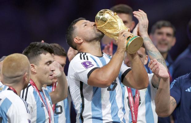 Aguero, răspuns pe măsură pentru Zlatan: „Ești ultimul care trebuie să vorbească. Ai fost un bătăuș” + „Te roade gândul ăsta”