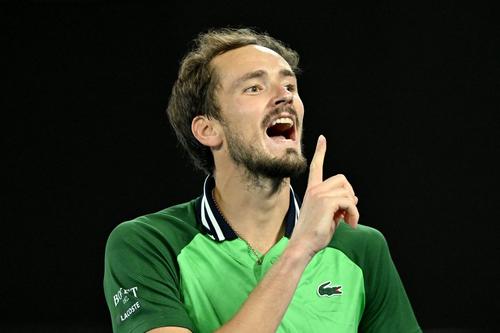 Daniil Medvedev la finalul meciului cu Alexander Zverev Foto: Imago