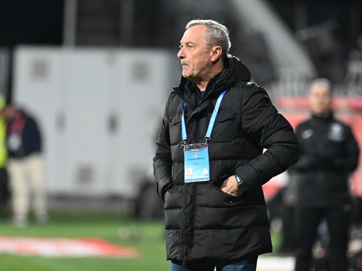 UTA - FCSB 0-1 » Szabolcs Kovacs îi ajută pe roș-albaștri să egaleze liderul! Meci decis de un penalty inventat