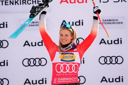 Lara Gut-Behrami după victoria în Super G-ul de la Garmisch-Partenkirchen Foto: Guliver/GettyImages