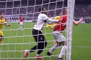 Gafă ca în curtea școlii în AC Milan - Parma » Cum a provocat portarul Suzuki un penalty