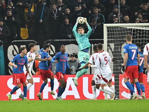 David Miculescu primul jucător din stânga imaginii/ Foto: Imago