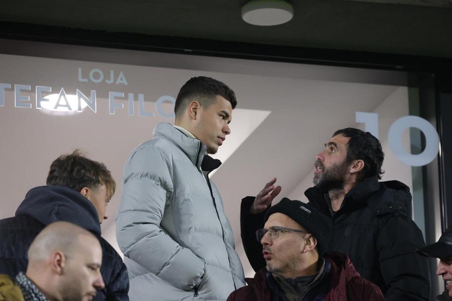 Cristi Ignat și Vasile Maftei la Rapid - Universitatea Craiova 1-0. Foto: Ionuț Iordache, GSP 7 momente inedite surprinse de GSP la meciul Rapid - Universitatea Craiova » Giuleștiul, gest superb pentru Siegrist + doi olteni s-au certat continuu pe teren