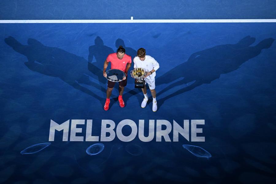 Alexander Zverev și Jannik Sinner FOTO Imago Images Alexander Zverev și câteva întrebări delicate la conferința de presă: „Wow, nu mă așteptam!”