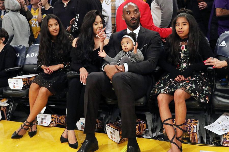 Kobe Bryant, alături de familia lui/Foto: Imago Images 5 ani de la una din marile tragedii ale sportului » Un portret al lui Kobe Bryant: transformarea unui tânăr rezervat într-un mentor adorat de noua generație