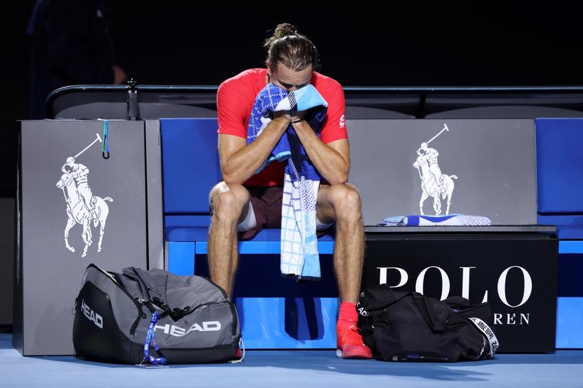 Alexander Zverev la finalul partidei de la Australian Open FOTO Guliver/GettyImages