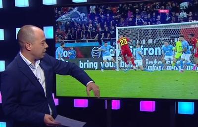 Marius Avram contrazice experții în arbitraj contactați de GSP și validează penalty-ul din UTA - FCSB: „Îl prinde cu abdomenul” » Spune că roș-albaștrii mai meritau un 11 metri