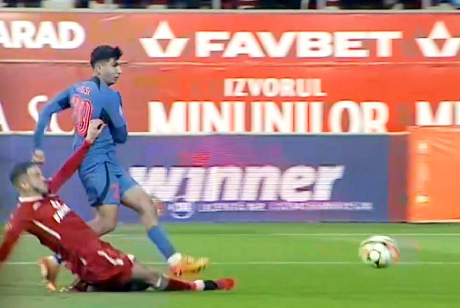 Intervenția lui Dussaut asupra lui Musi Delegări controversate la FCSB - U Cluj! » Acum 3 luni provoca un scandal imens după un meci al roș-albaștrilor + Și la VAR e un nume care a declanșat alt scandal