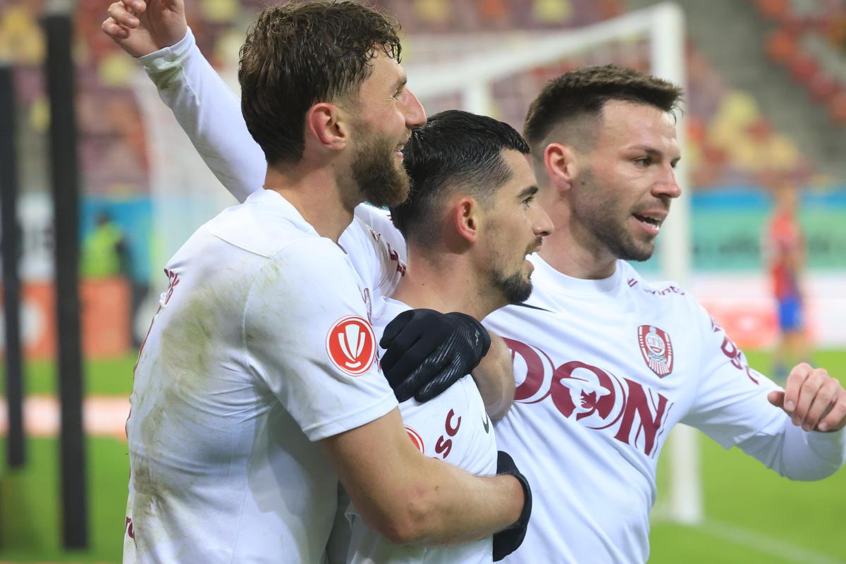 „Plecarea lui Charalambous nu e o soluție” » Fostul antrenor de la FCSB crede în calificarea roș-albaștrilor în play-off: „Pot câștiga toate meciurile”