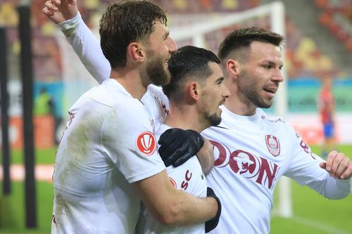 Meriton Korenica, în centru, nu mai pleacă în această iarnă de la CFR Cluj // Foto: Ionuț Iordache (GSP)
