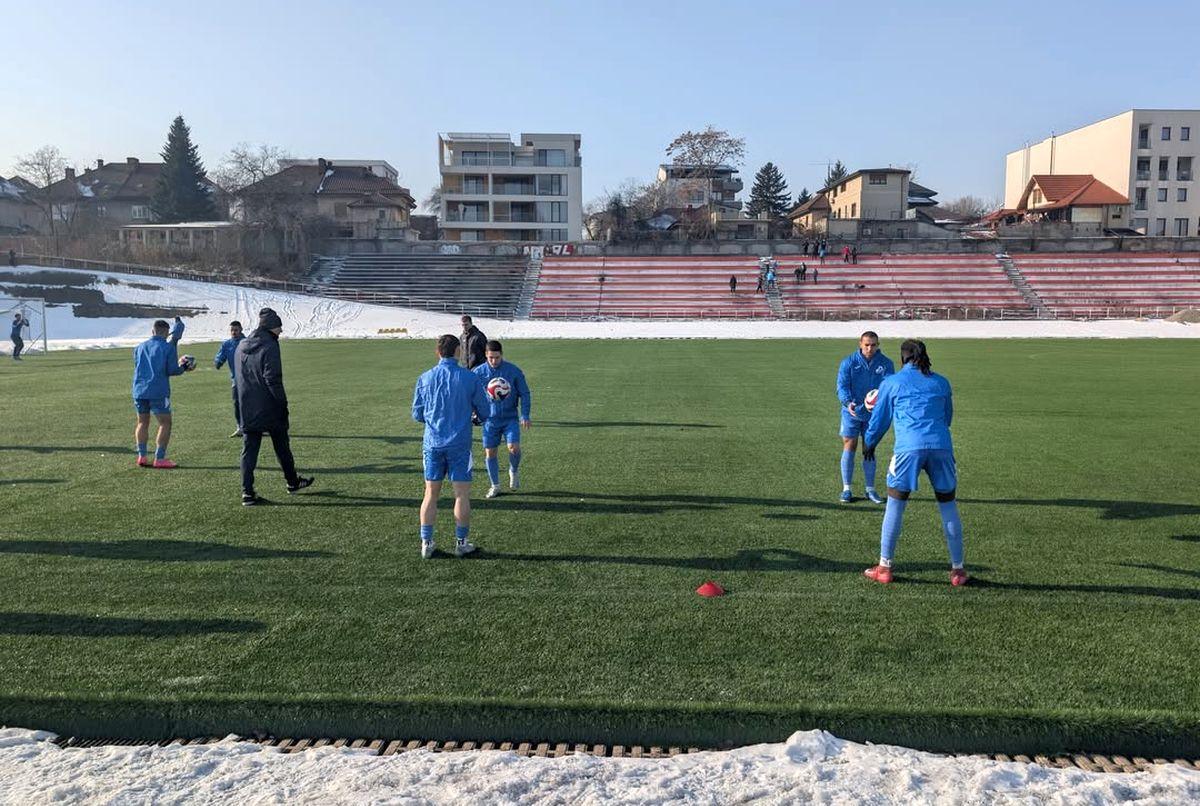 Transformare totală! Se joacă fotbal pe „Velodromul Dinamo” » „Groapa de gunoi și cioburi” și-a schimbat complet utilitatea și poate găzdui meciuri